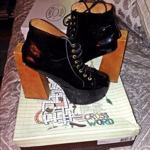 REDUCED!! 😱 JC Patent leather Security Boot
