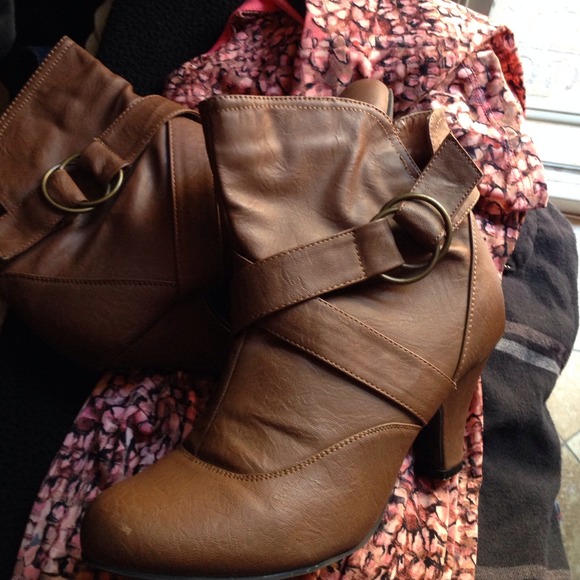 Charlotte Russe brown boots