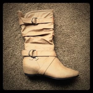 Taupe calf boots by Shiekh