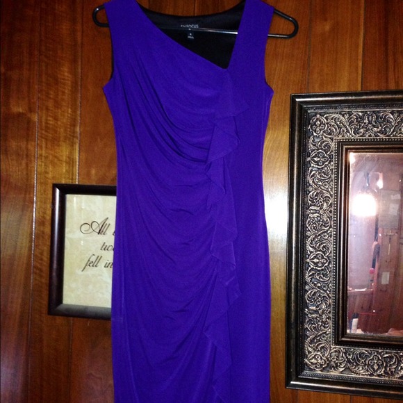 🌟 Reduced Purple Ruffle Front Dress - Picture 4 of 4