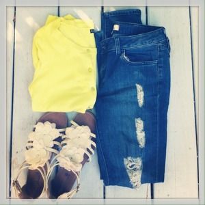 Distressed Stretchy Skinny Jeans NWOT