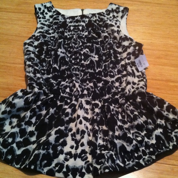 NWT Animal Print Peplum tank top