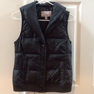 Black puff vest