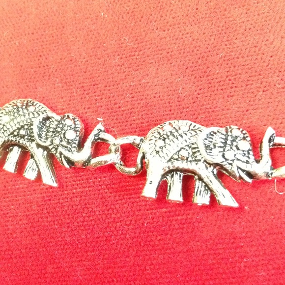ALABAMA FANS Elephant Bracelet. Silver tone. - Picture 4 of 4