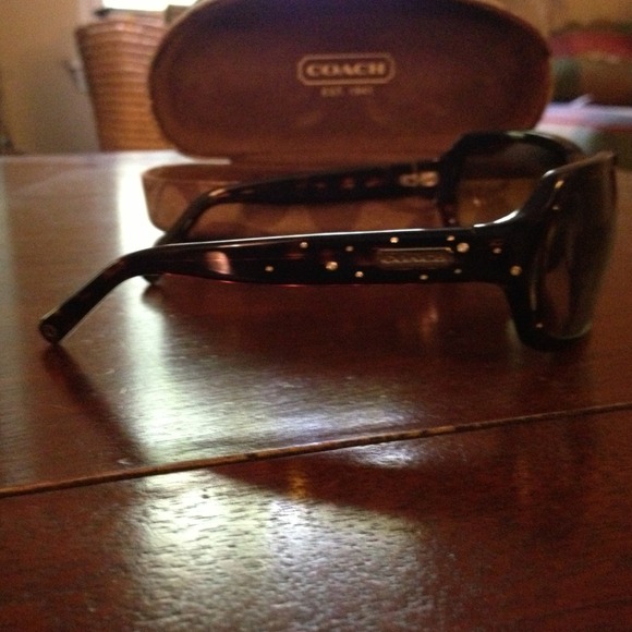 Genuine Coach Sunglasses barely worn! - Picture 2 of 3