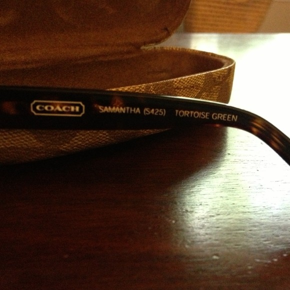 Genuine Coach Sunglasses barely worn! - Picture 3 of 3