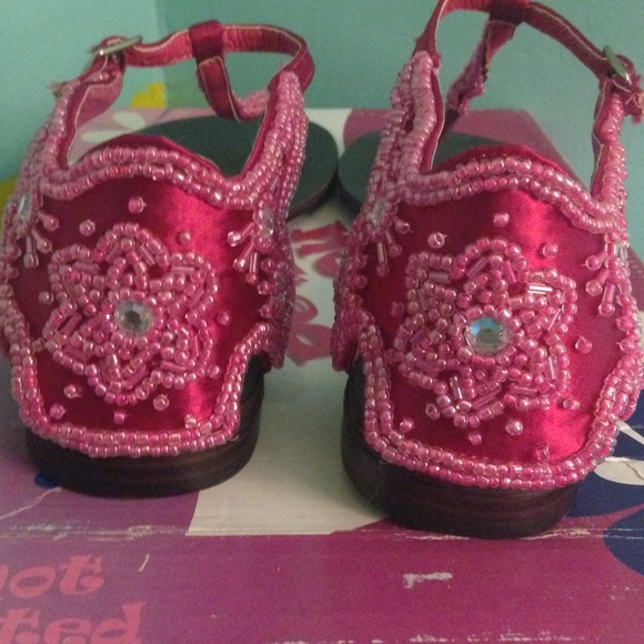 Shoes - Picture 3 of 4