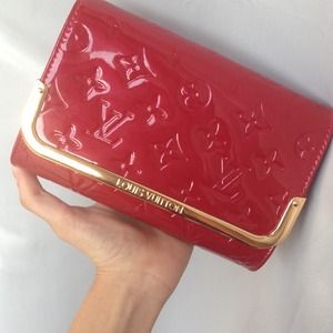 Louis Vuitton Vernis Clutch
