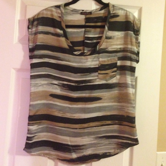 Black grey print top