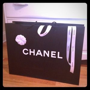 CHANEL shopping bag/ribbon