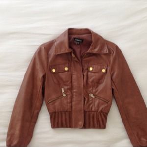 Bomber jacket in cognac.