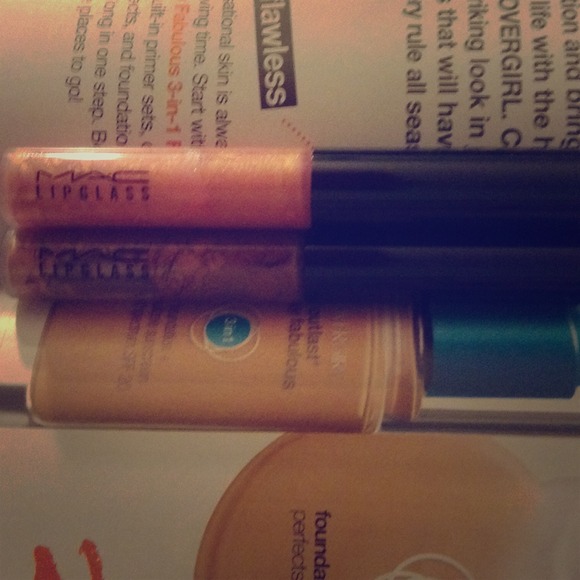 Mac lipgloss