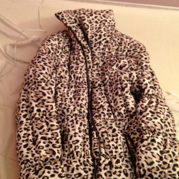 Cheetah print winter coat! - Picture 2 of 2