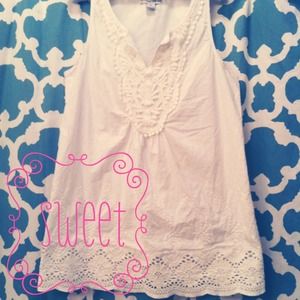 ❌Sold to a friend. Embroidered White Tunic