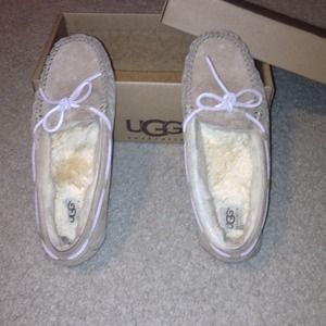 UGG Slippers - Tobacco Dakota