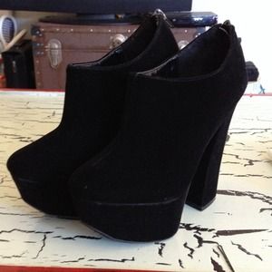 Sold!! black suede FRH heels