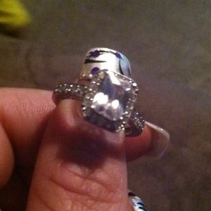 ⭐️REDUCED⭐️Sterling silver CZ ring