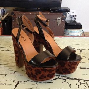 Bumper Black/Cheetah Platform Sandal Wedges