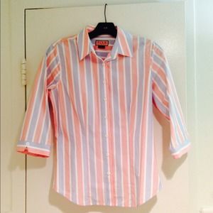 BRAND NEW Thomas Pink dress shirt size 4.