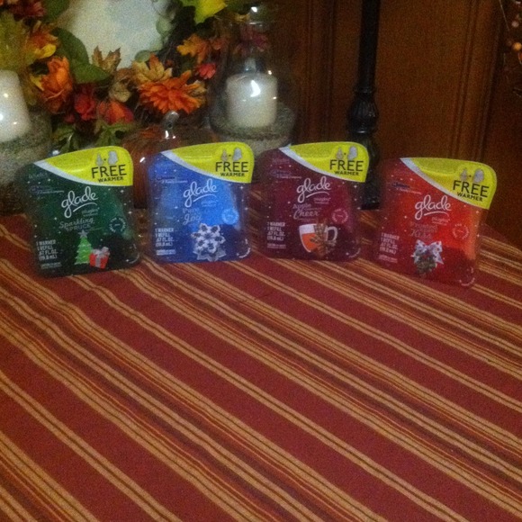 4 BRAND-NEW GLAD PLUGINS WITH SCENTED OILS.