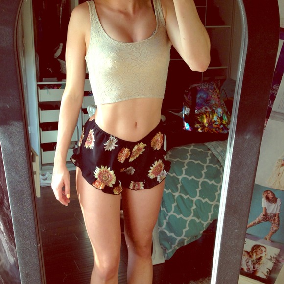 SOLD💗 SUPER CUTE Vodi shorts😍