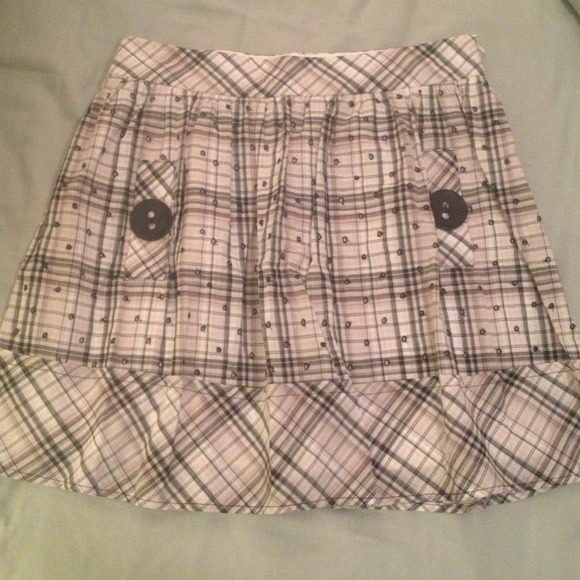 Dresses & Skirts - Skirt