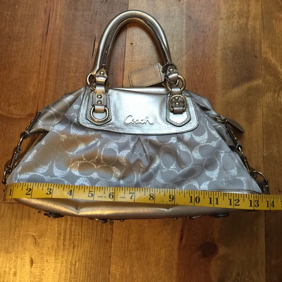 🎊🌹✅. AUTHENTIC  COACH BAG🎊🎊🌹🌹$185 - Picture 3 of 4