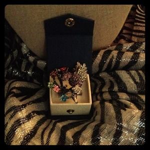 Stunning hummingbird Australian crystals ring Sz 8