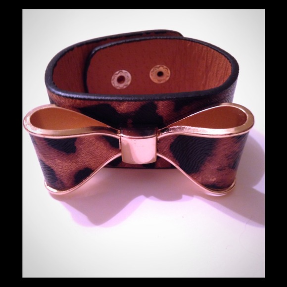 Faux Leather Leopard Bow Bracelet