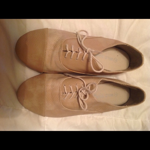 Beige oxfords