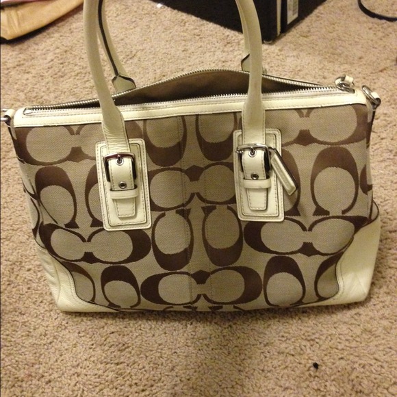 💢SOLD💢Large coach satchel