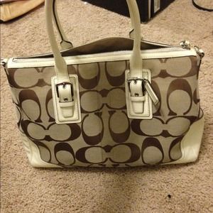 💢SOLD💢Large coach satchel
