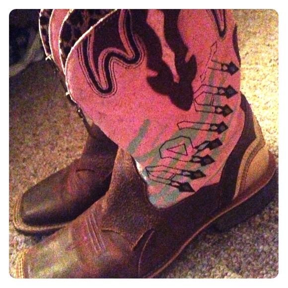 Square toed Boots