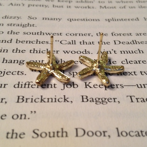 📦BUNDLED!📦Starfish Earrings - Picture 3 of 3
