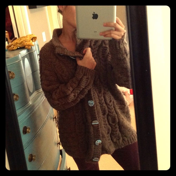 SOLD***Vintage Jumbo Cable sweater