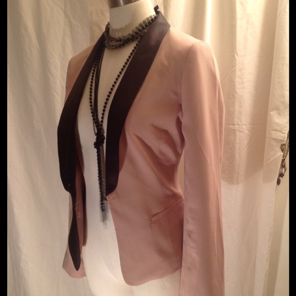 💢BUNDLED💢. Pale Peach Tuxedo Jacket - Picture 3 of 3