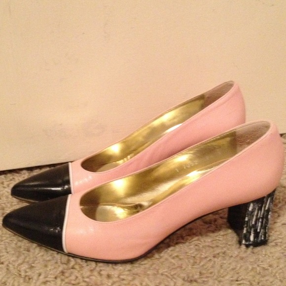 Italian Pink leather black tip toe and unique heel
