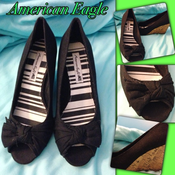🆕🆕🆕 REDUCED PRICE 💝 American Eagle Wedges!💝