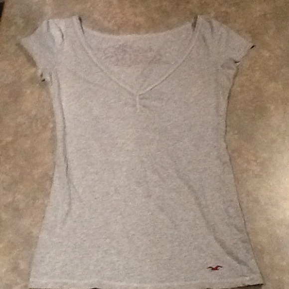 HOLLISTER v-neck