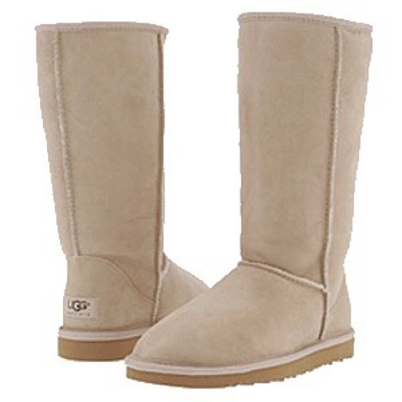 REDUCTION🌟🌟PRICE CUT🌟🌟 Uggs tall classic boot