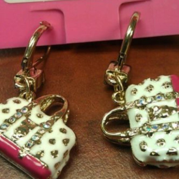 Betsey Johnson Ivy League skull purse drop earring - Picture 2 of 2