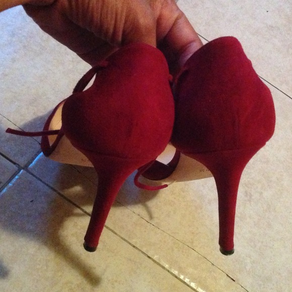 Manolo Blahnik Red Suede Pumps Size 39 1/2 - Picture 3 of 4