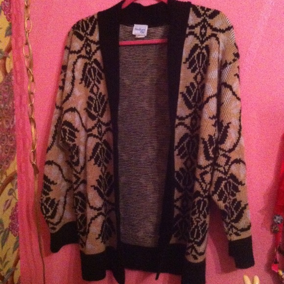 Sweater cardigan thing