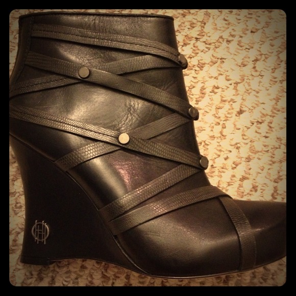 REDUCED! BRAND NEW House of Harlow leather booties