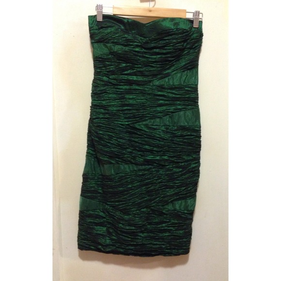 NWOT Shimmery green strapless dress