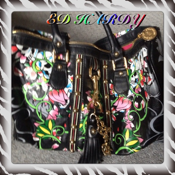🎉😃ON HOLD🎉Ed Hardy -Love Kills Large Handbag
