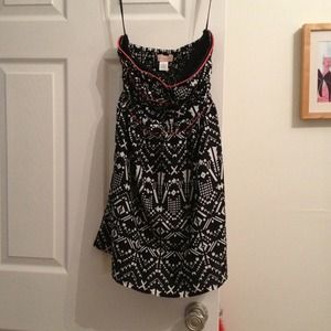 🚫TRADED🚫@heatherf16🎉Strapless aztec dress!