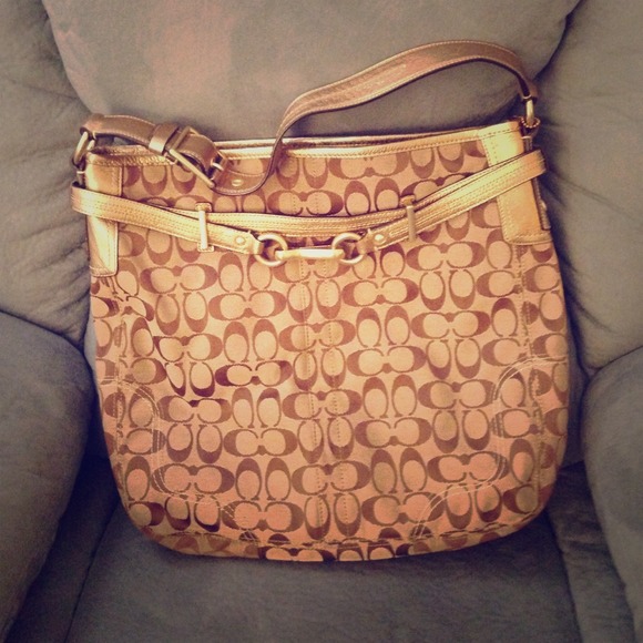 Large Signature (Authentic) Coach Tote - Picture 1 of 3