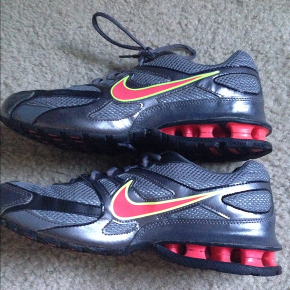 Nike Shox 8.5 - Picture 3 of 3