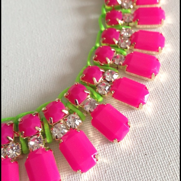 SALE Pink beads crystals and neon thread necklace - Picture 2 of 2